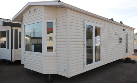 AMS Lodge, een Occasion chalet voor 26.950 euro - Uit voorraad leverbaar