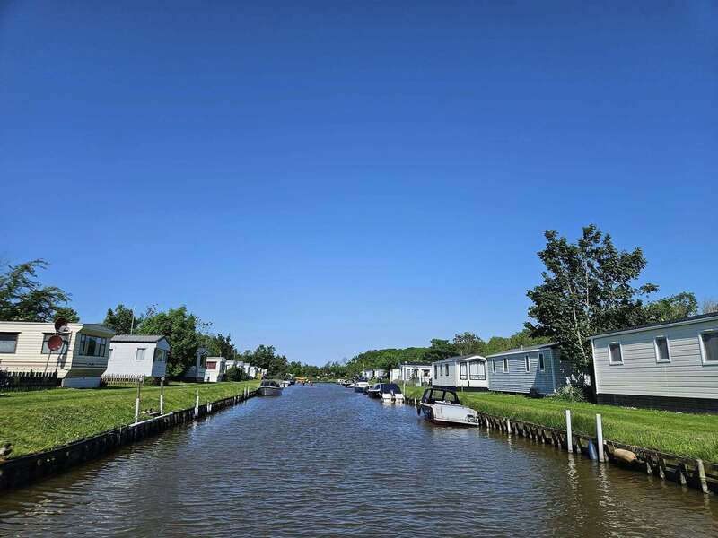 Stekelbos stacaravans en chalets