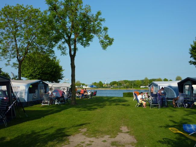 Erholung am Betuwe-Strand (Beesd)
