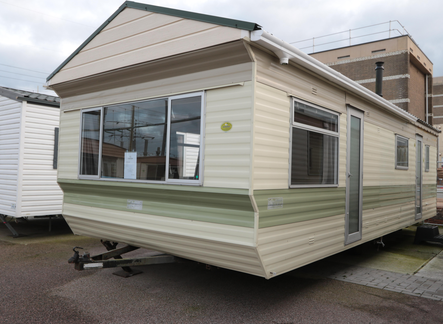 AMS 900, een Occasion stacaravan voor 4.950 euro - Uit voorraad leverbaar